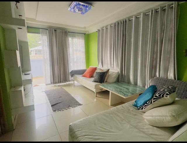 4 BEDROOM HOUSE FOR SALE IN NEWLANDS WEST